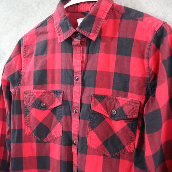 Untuckit Dylan Flannel Womens Small 4 Black Red Plaid Long Sleeve Pearl Snap - Picture 3 of 10